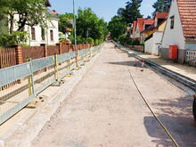 Umfangreiche Infrastrukturarbeiten in der Gartenstraße: Neben dem Kanalbau wurden Trinkwasserleitungen, Strom- und Breitbandanschlüsse erneuert sowie die Straße grundhaft ausgebaut.