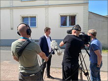 Filmteam vom MDR Sachsenspiegel beim Interview.
