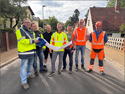 Offizielle Verkehrsfreigabe der Gartenstraße durch Vertreter der Stadt, der WAB Coswig, Planungsbüro sowie der Baufirma