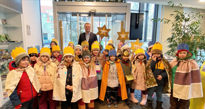Sternsinger mit Oberbürgermeister im Rathaus