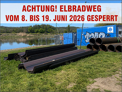 Baumaterial liegt an der Elbe für die neue E-Fähre.
